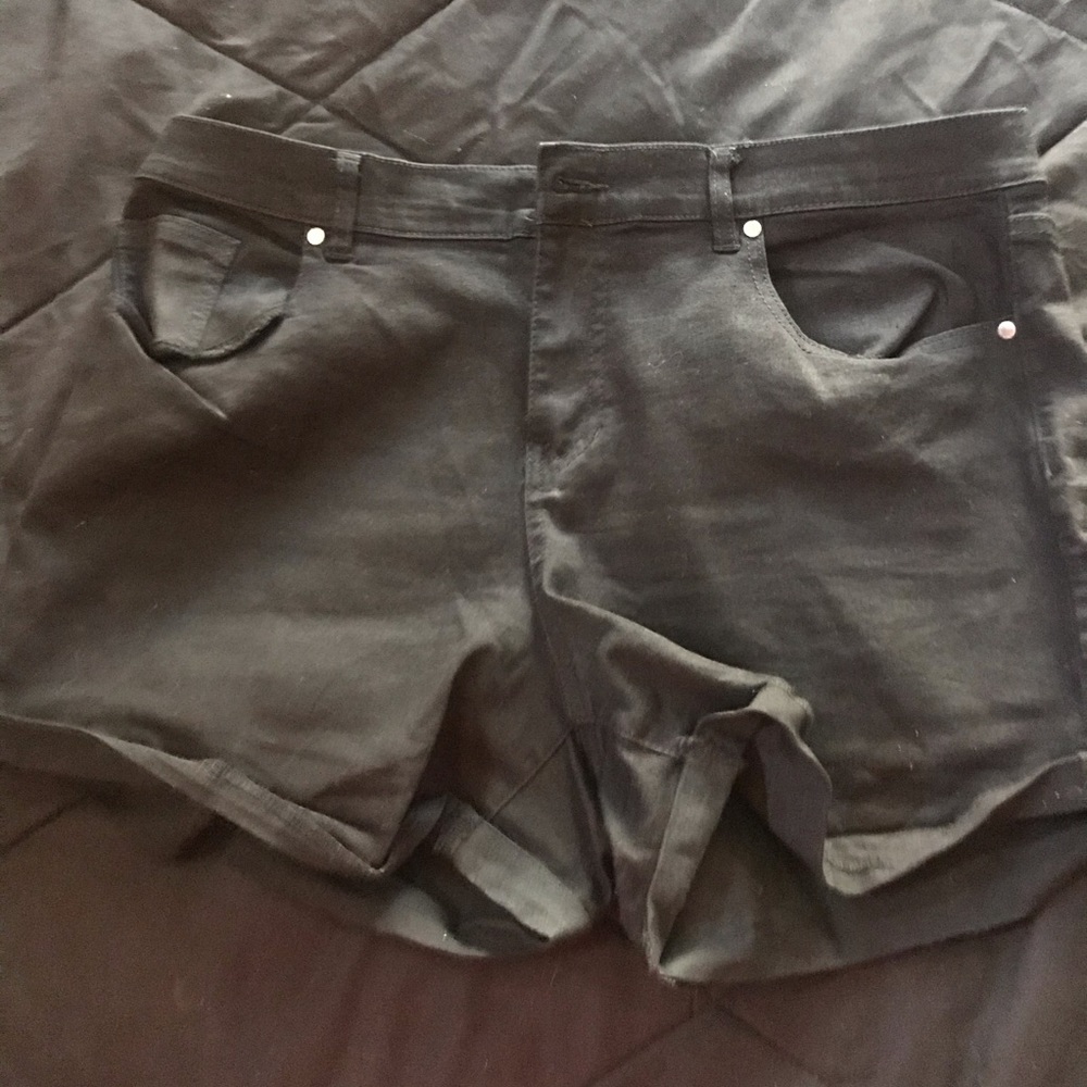 Soho black shorts